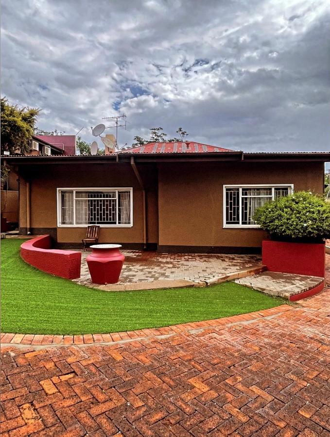 Ethithiya Boutique Guesthouse Windhoek Exterior photo